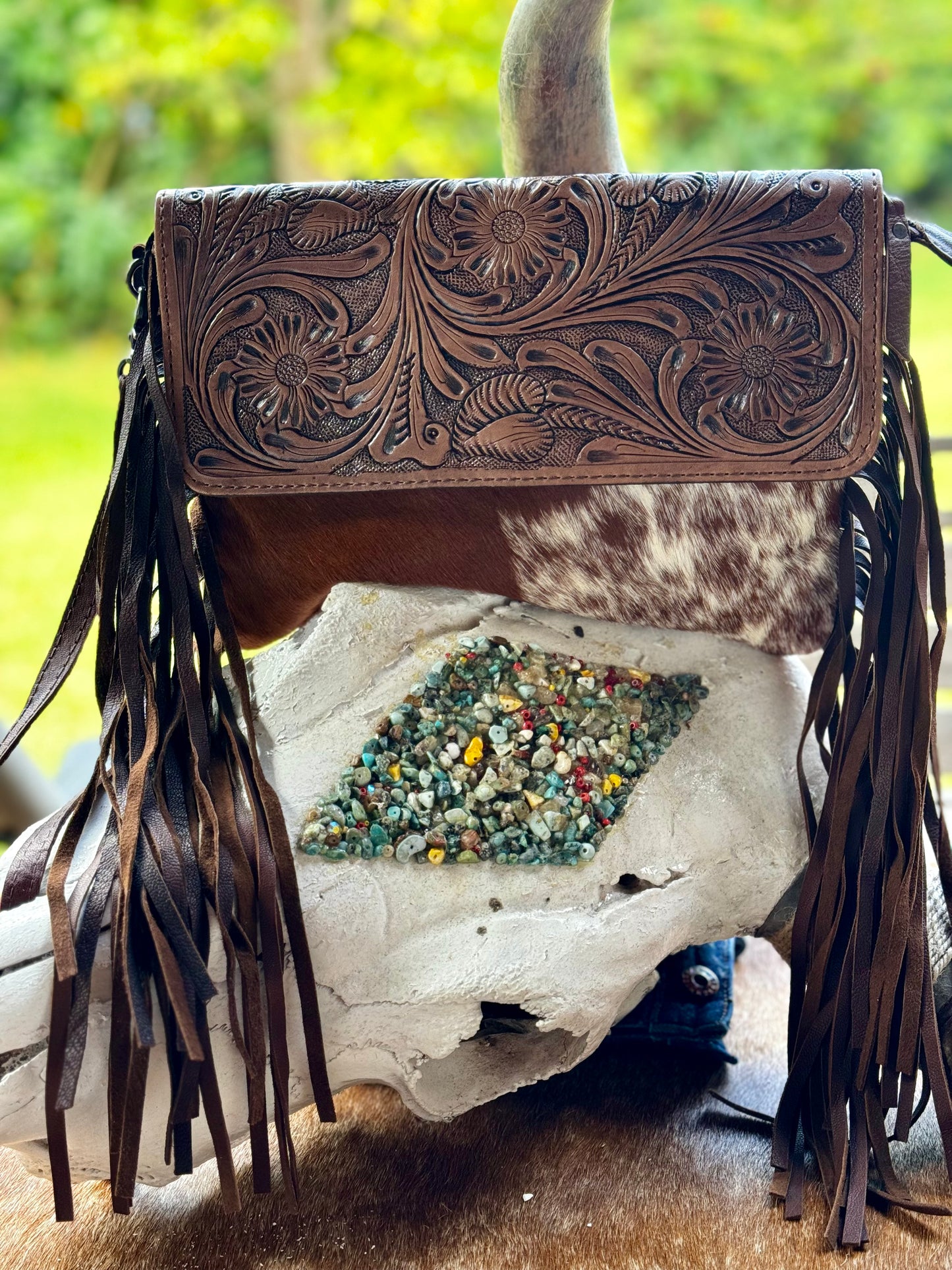 LADIES BAG W/HAND TOOLED