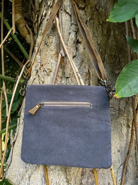 Vanessia Lirio Crossbody Bag